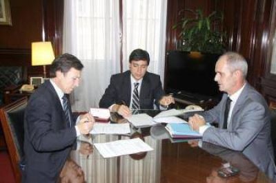 La Municipalidad invirti� m�s de $3,5 millones para hacer pavimento