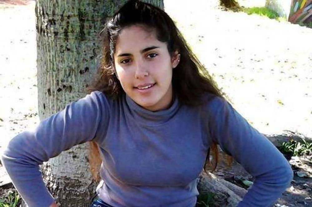 La adolescente buscada en Escobar se contact� por mensajes de texto