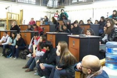 Interesante debate de alumnos secundarios con los Concejales