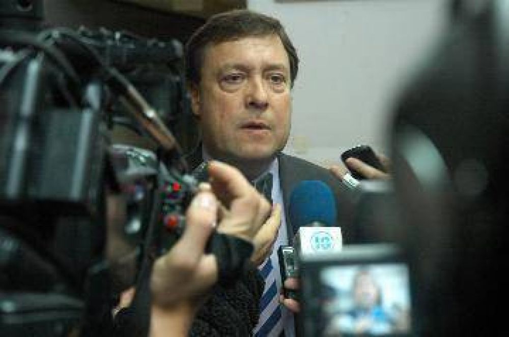 "La candidatura de Emilia es un homenaje a Carlos"