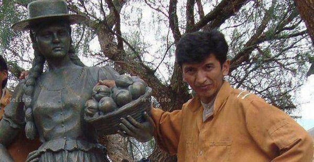 La escultura del Chacho estar� emplazada en un mes y medio
