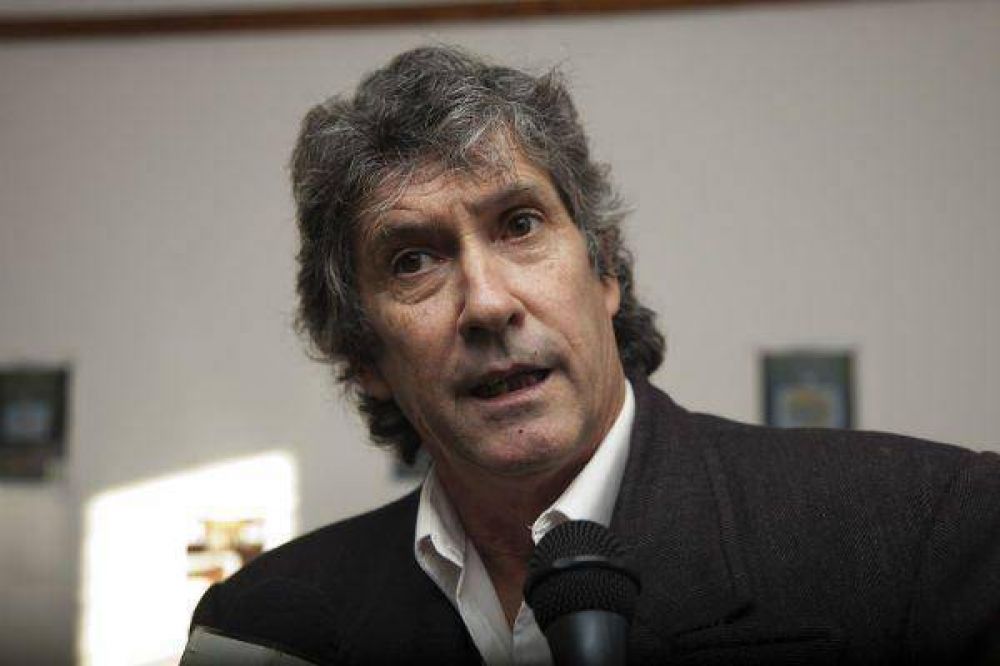  Adolfo Four�s es el candidato de SUR