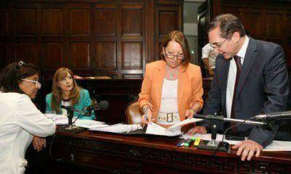 En campa�a: los radicales proponen que las mujeres accedan al 50% de los cargos