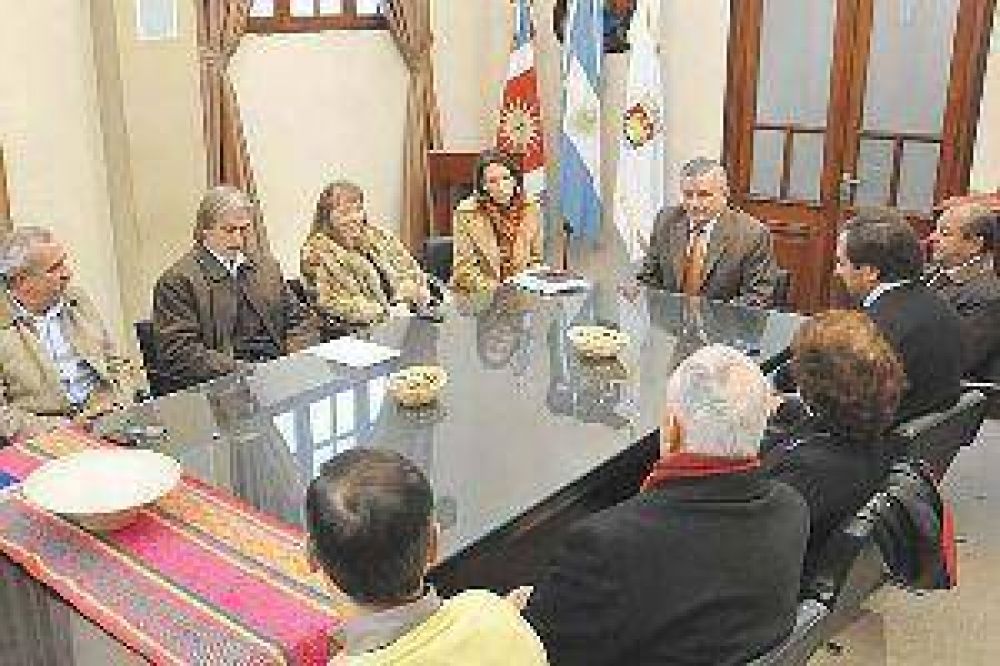 El intendente Infante se reuni� con los frentistas de la plaza Libertad