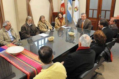 Infante se reuni� con miembros de la C�mara de Comercio