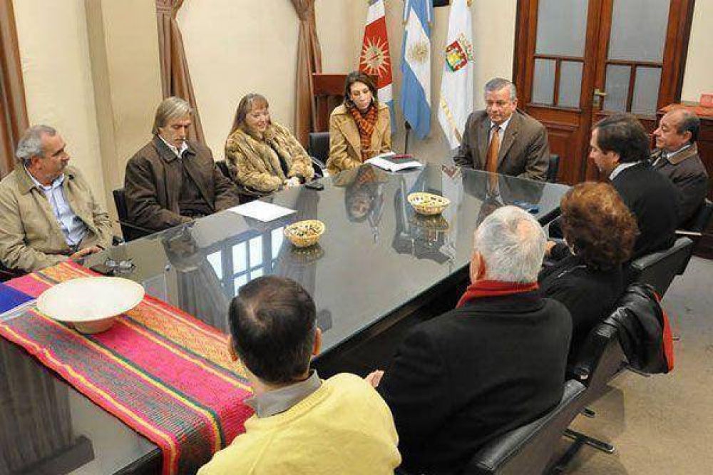 Infante se reuni� con miembros de la C�mara de Comercio