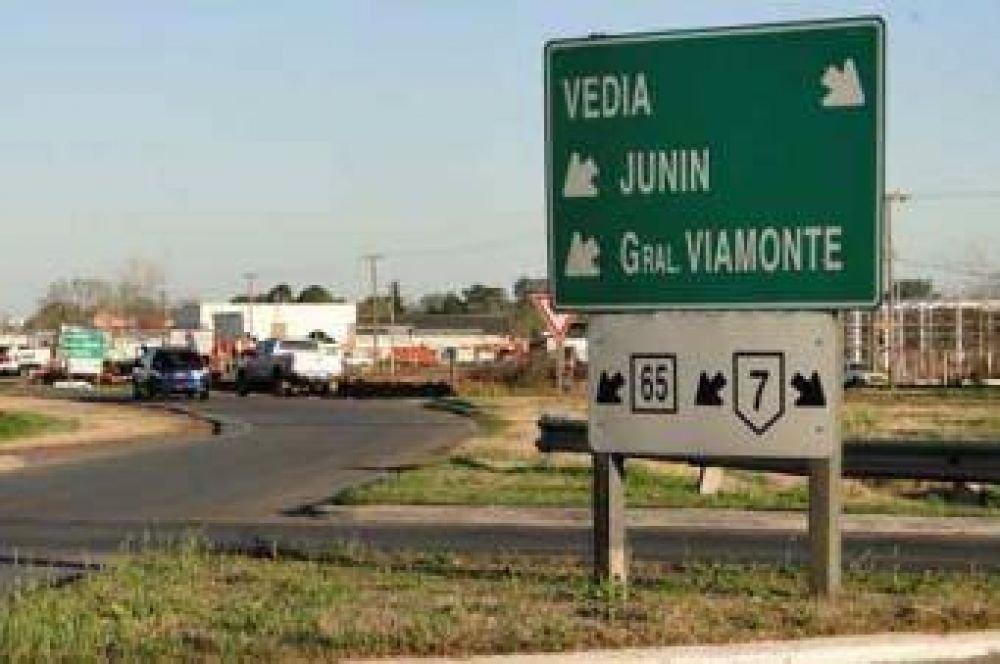 Los ruralistas protestan a la vera del cruce de las rutas 7 y 65
