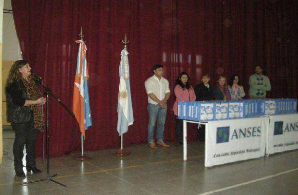 Entregaron 684 netbooks a instituciones educativas