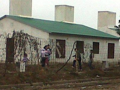 Siguen tomadas las casas del IPV en Embarcaci�n