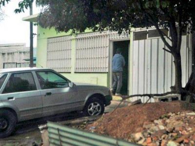 Allanan una casa del "Pollo" Bassi que ten�a treinta balazos en el frente
