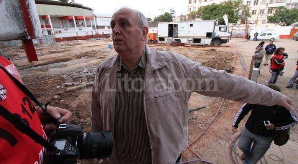 Llegan las columnas y tribunas a Uni�n
