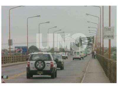 Los fondos para el puente Santa Fe-Santo Tom� "vienen a cuentagotas"