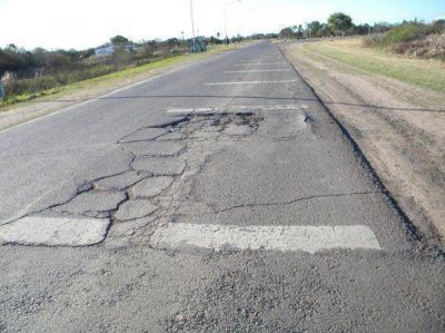 El gobierno llama a licitaci�n para repavimentar y ensanchar otros 40 kil�metros de la ruta 9