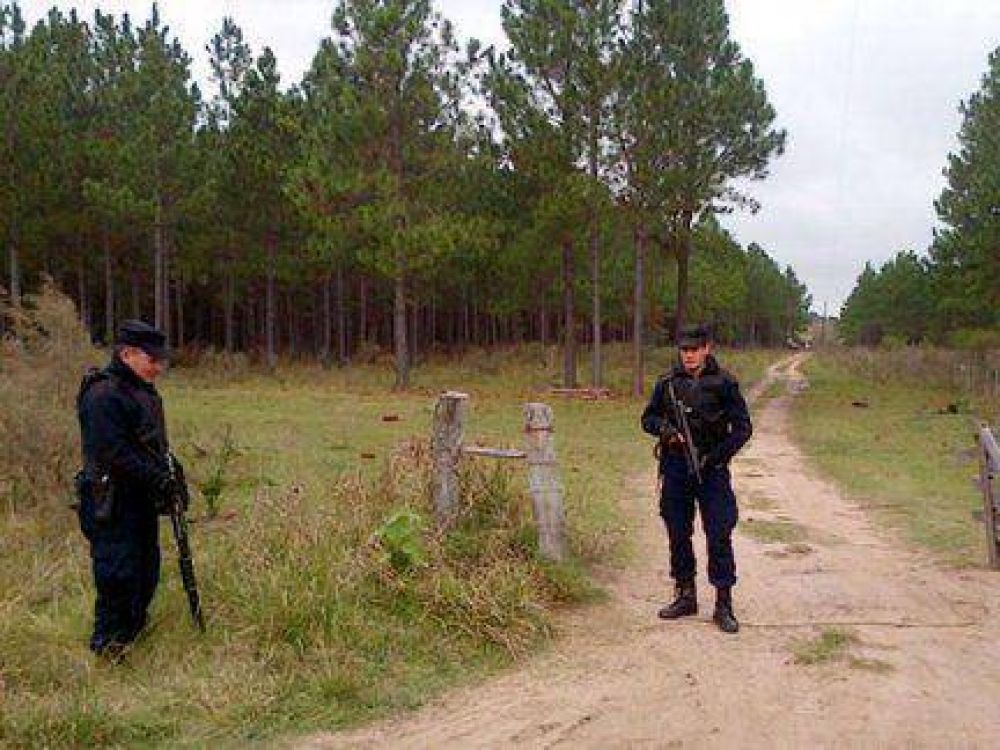 Ataron con alambre a una mujer y la golpearon frente a su nietos para robarle 