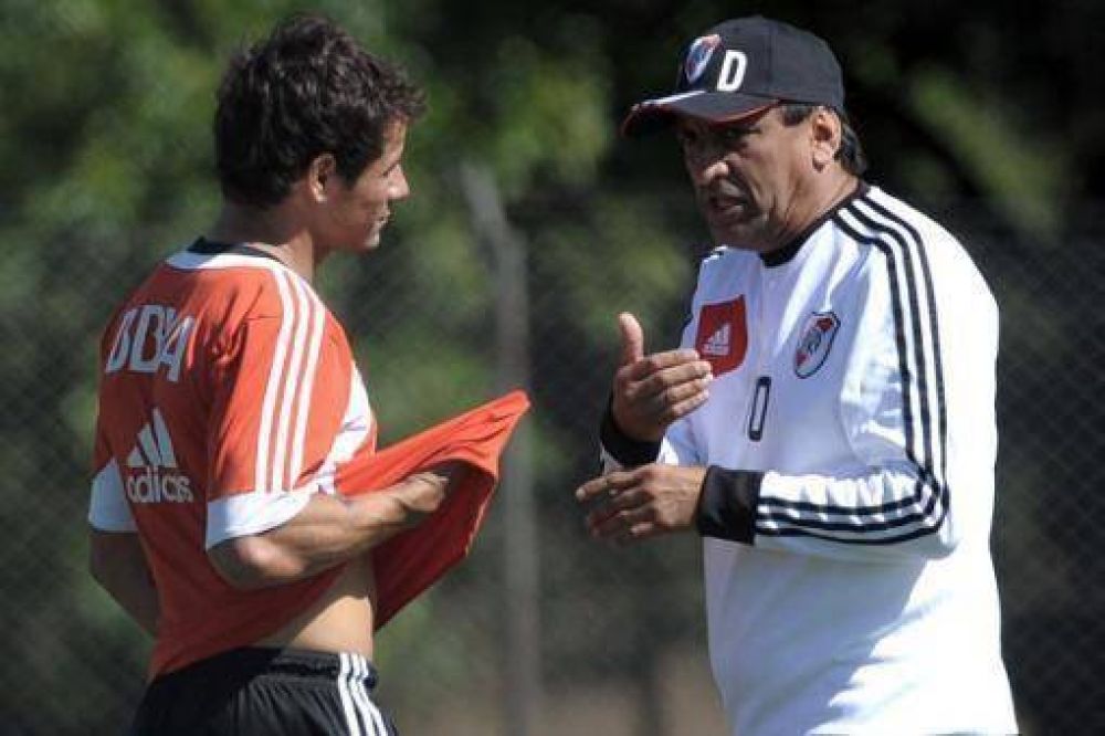 Rodrigo Mora neg� las versiones que lo vinculan con un pase a Boca