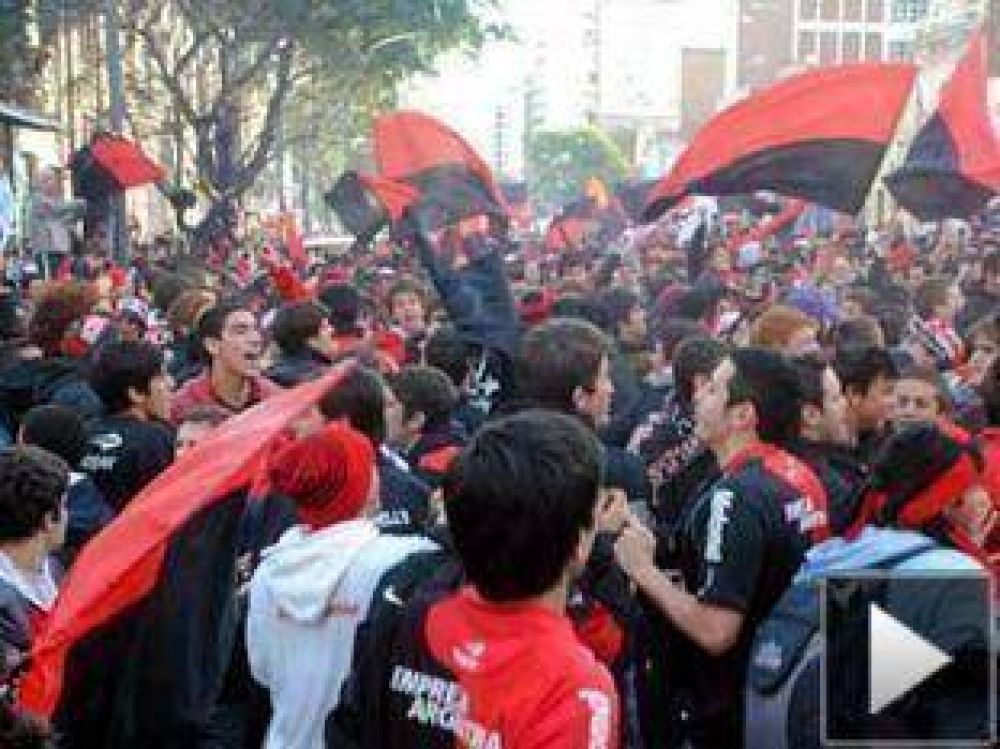 Seguidores del campe�n festejan en Rosario y tambi�n en Resistencia