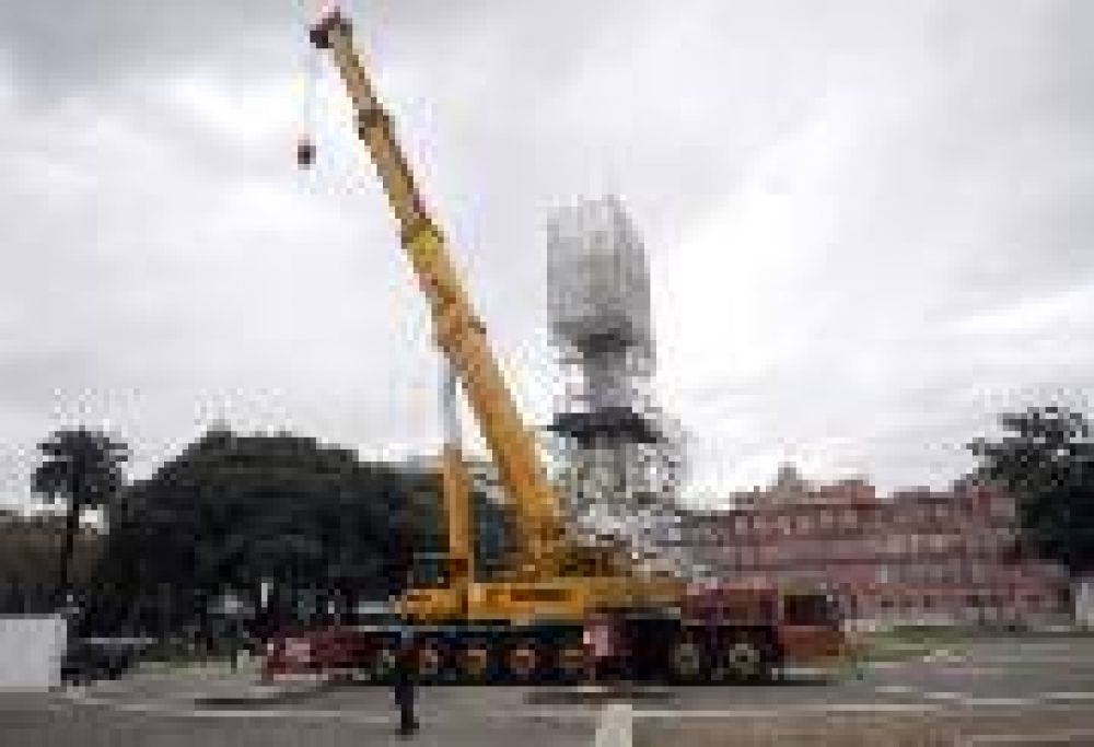 La Justicia orden� suspender el traslado del monumento a Col�n