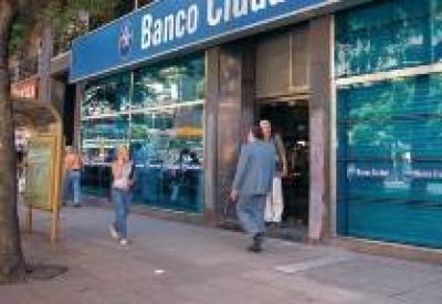 "Rabinos" y ladrones: se disfrazaron para asaltar un banco