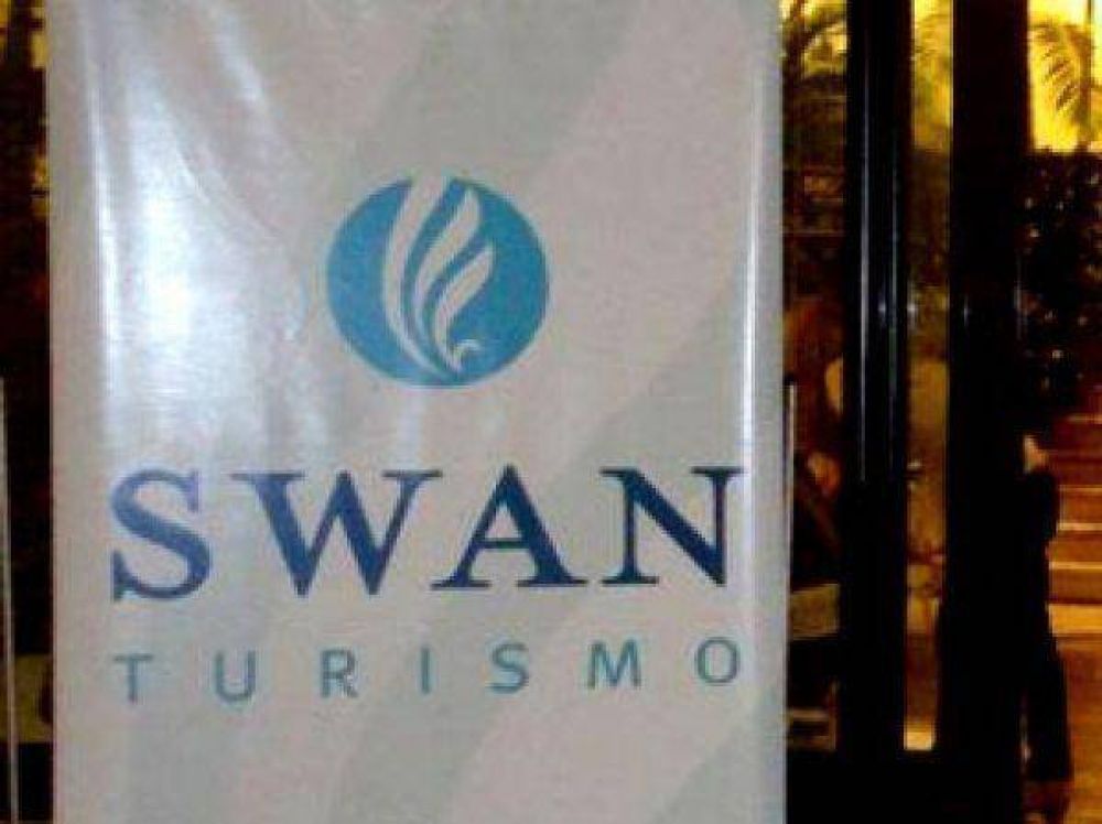 Operativo en una agencia de turismo por un viaje del hijo de L�zaro B�ez