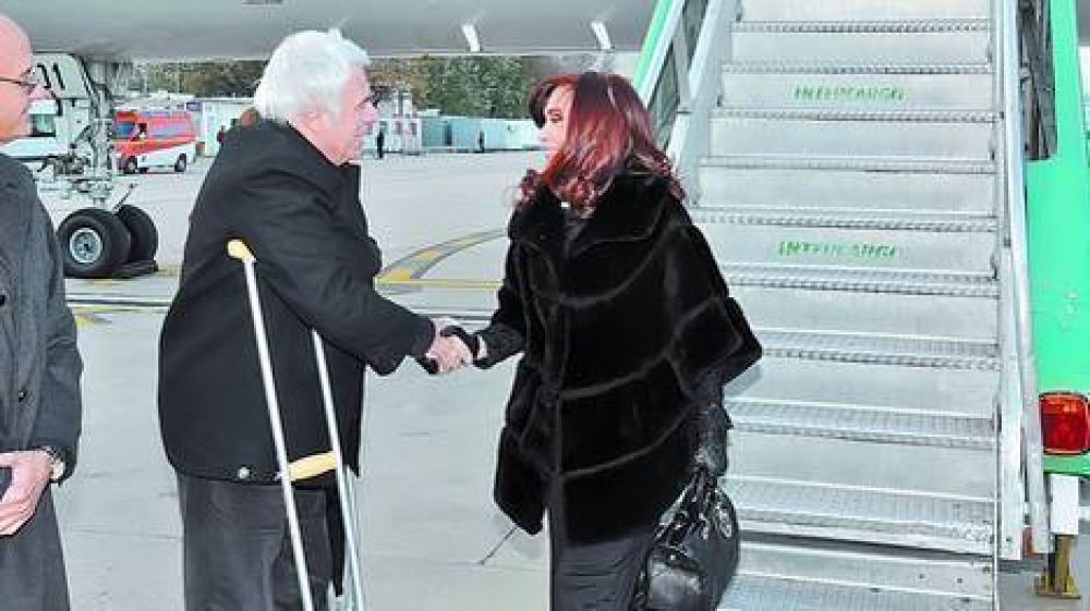 De la Sota la fue a recibir al aeropuerto
