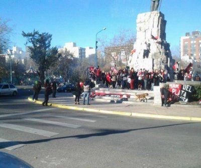 Hinchas de Newell�s festejaron en Mar del Plata