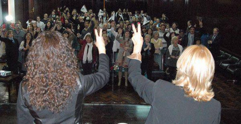 Tere Luna, en Buenos Aires con el INDEC, en La Rioja en contra del INDEC