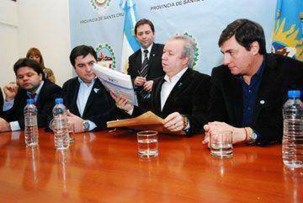 El gobernador promulg� ayer el impuesto inmobiliario minero
