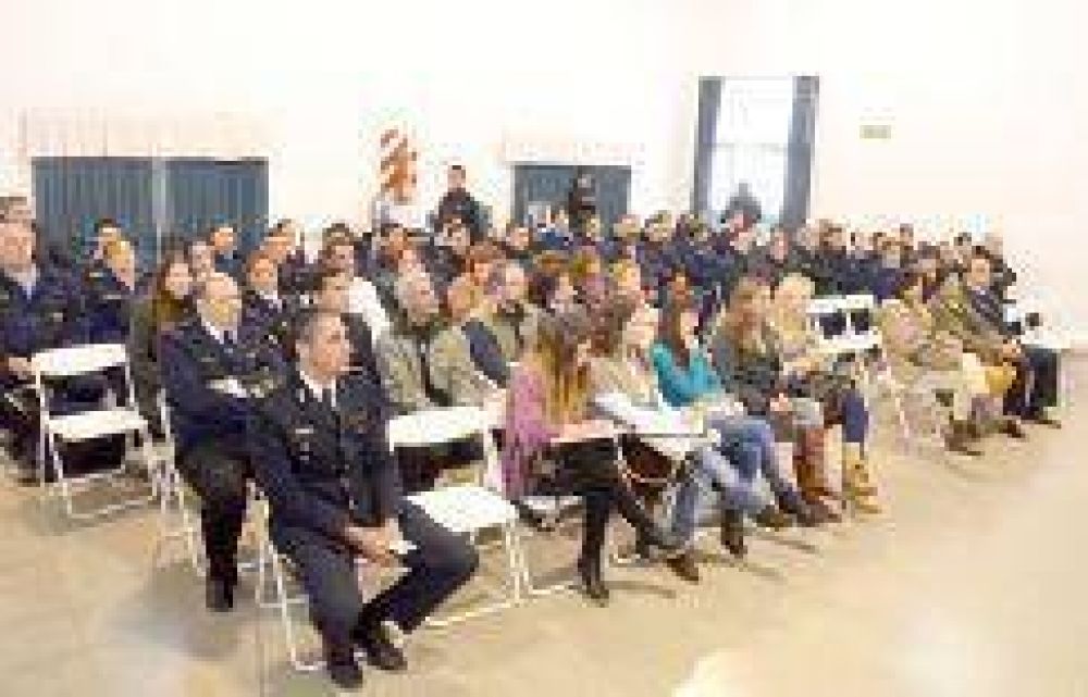 Violencia familiar: buscan que los polic�as sepan c�mo actuar