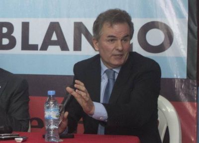 �Colgu� la corbata y el saco de periodista�