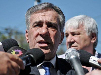 Cariglino: "La gente no le perdonar�a a Massa que no se presente"