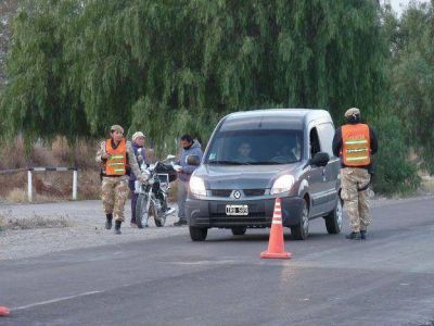 Importante despliegue policial en barrios del Oeste de Capital