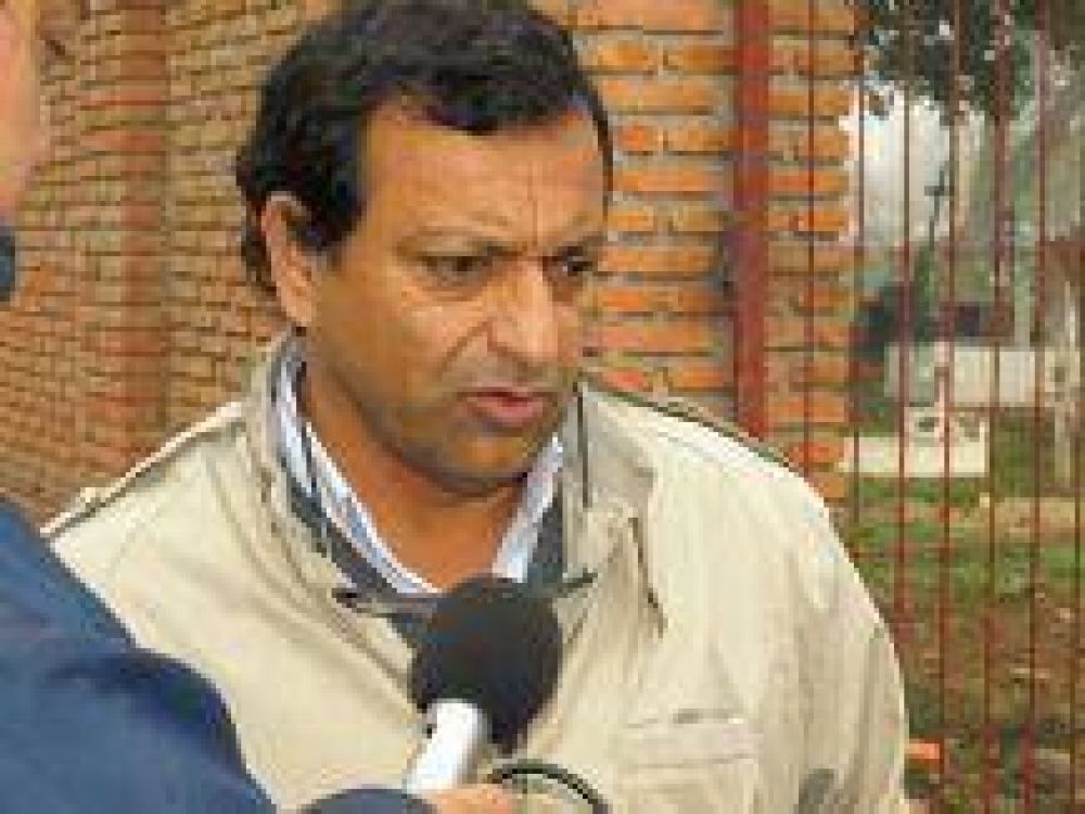 Gritos, insultos y silbatinas en contra de Lara Gross en un acto p�blico