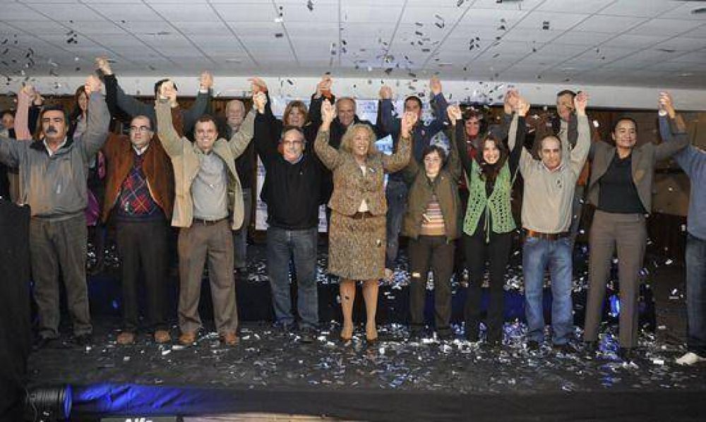 El Frente para la Victoria present� a sus candidatos 