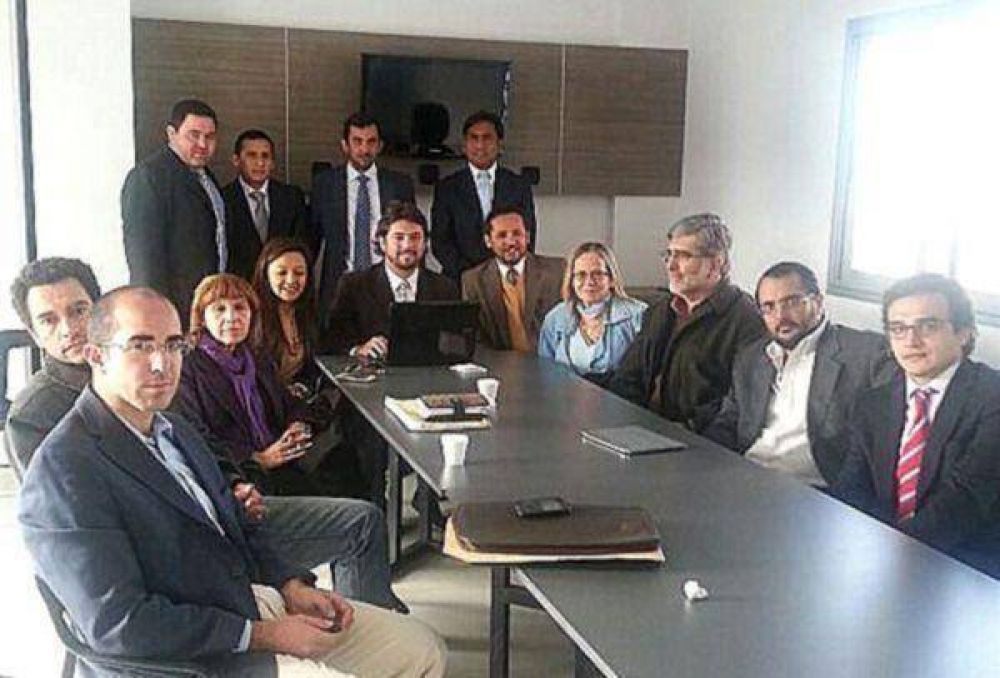 Abogados celebran fallo de la Corte contra el �avasallamiento del Poder Judicial�