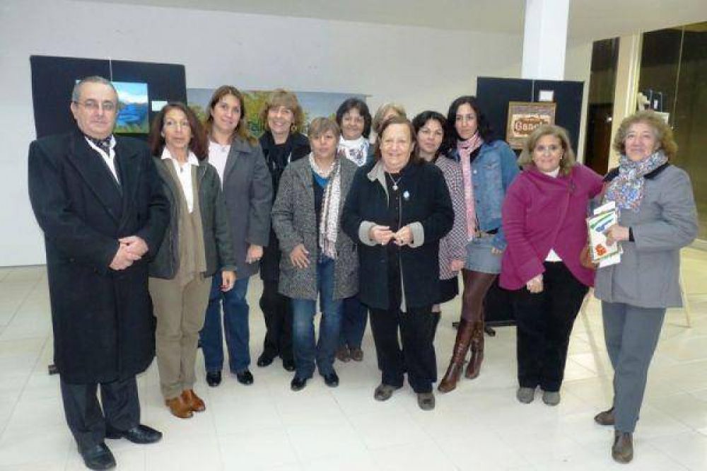 Qued� inaugurado el Sal�n de Exposiciones del Sesquicentenario
