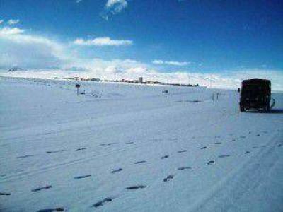 Contin�a cerrado el Paso de Jama por nevadas