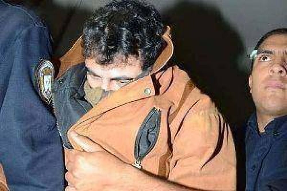 Detectives de la Polic�a y fiscales trabajan varias l�neas en caso de "Pato" Gonz�lez