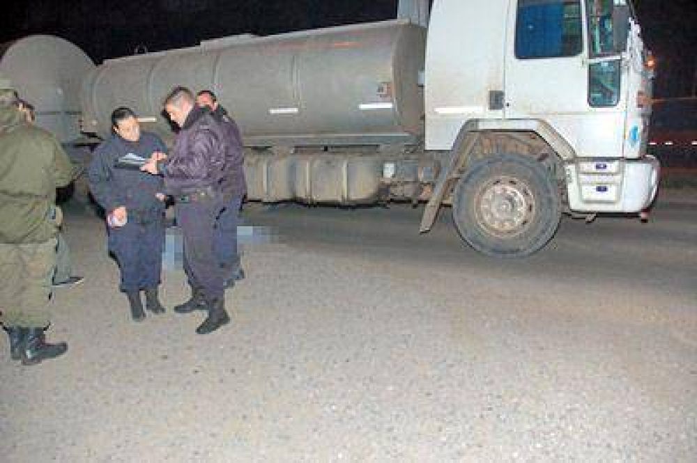 Falleci� un hombre al ser atropellado por un cami�n