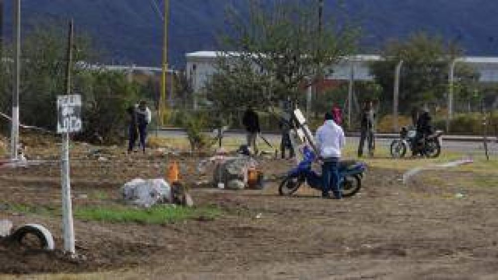 Malestar por la falta de control a �trapitos� en los estacionamientos del predio ferial y el Bicentenario