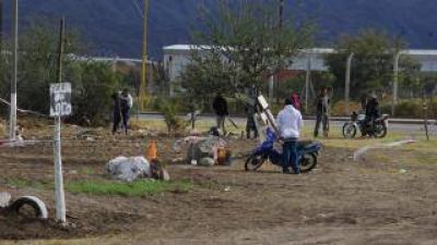 Malestar por la falta de control a �trapitos� en los estacionamientos del predio ferial y el Bicentenario