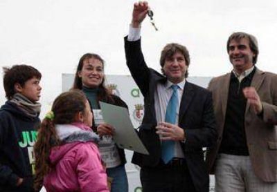 Boudou entreg� viviendas en Areco	