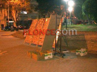 Vendedores ambulantes permanecer�n en Peatonal hasta que culminen obras en �Mercado de las Pulgas� 