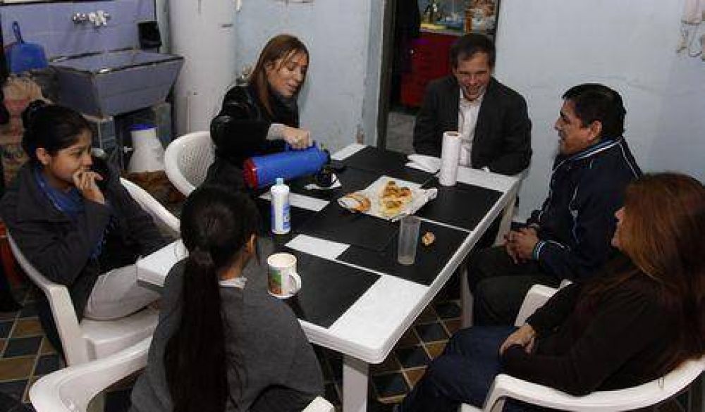 Vidal visit� beneficiarios del programa "Primera Casa BA"