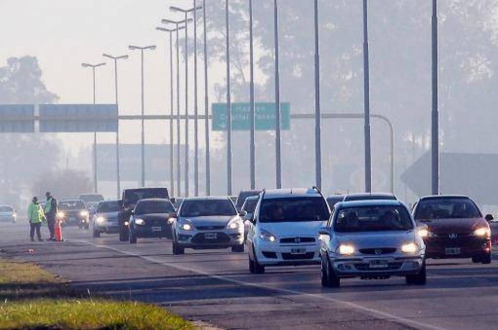 M�s de 2.500 veh�culos por hora circulan rumbo a la Costa Atl�ntica