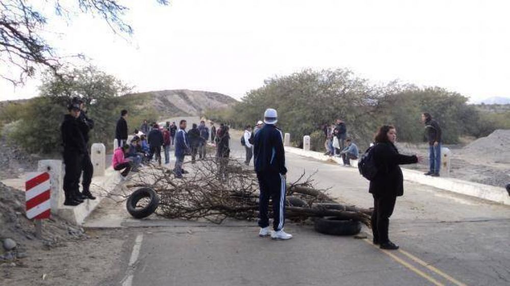 Se agudiza la protesta de alumnos del IES