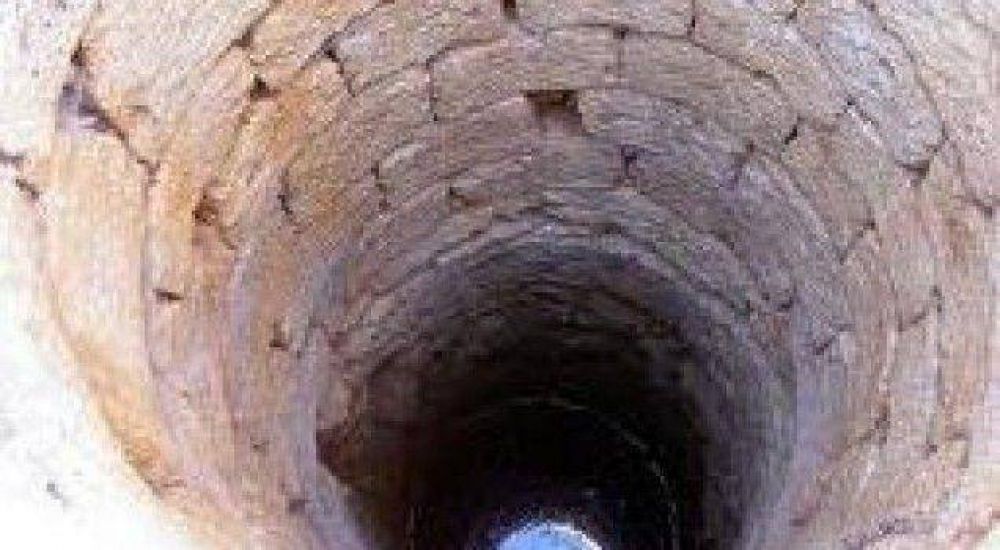 Joven pierde la vida al caer en un pozo de agua