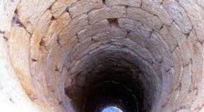 Joven pierde la vida al caer en un pozo de agua