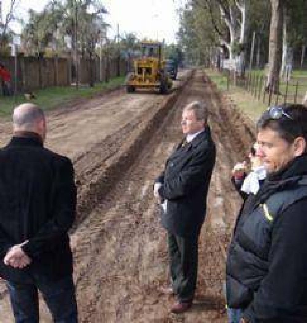 Iniciaron la obra de cord�n cuneta en el barrio Vista Verde