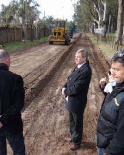 Iniciaron la obra de cord�n cuneta en el barrio Vista Verde