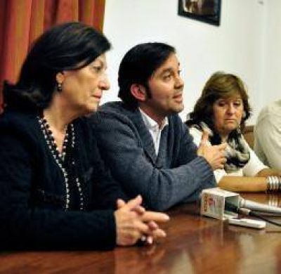 El oficialismo llam� a seguir apoyando al modelo �nacional y popular�